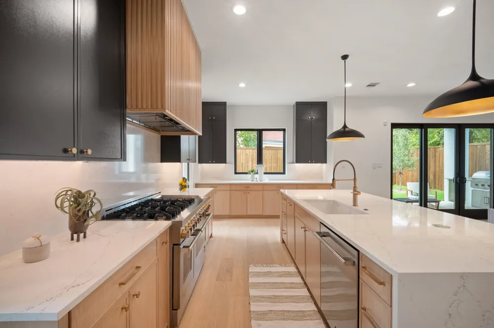 9011 Livenshire Drive Dallas, TX 75238
