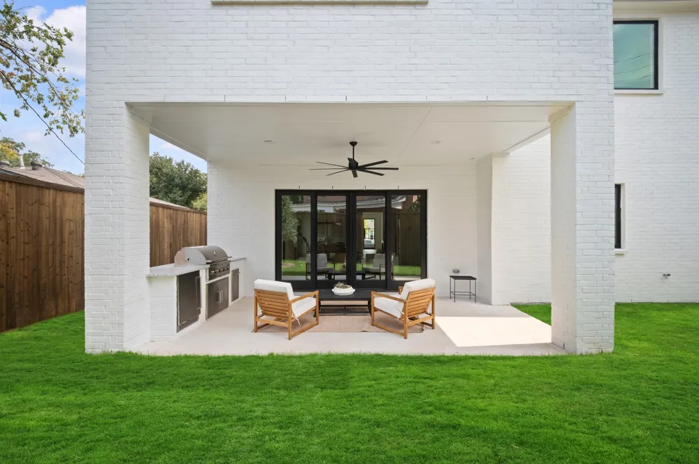 9011 Livenshire Drive Dallas, TX 75238