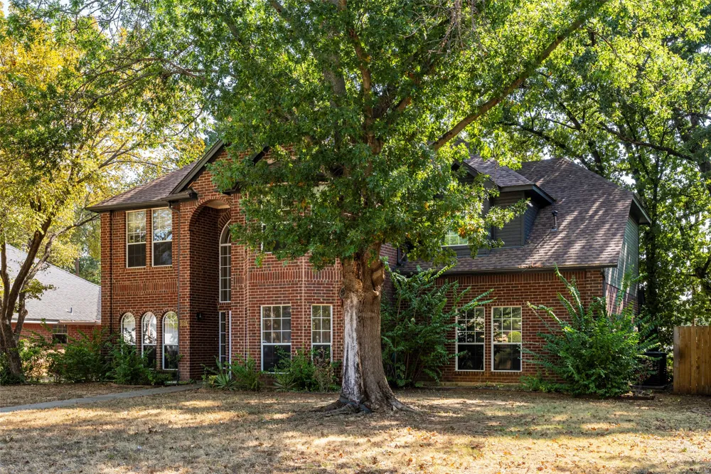 6101 Copperfield Drive Arlington, TX 76001