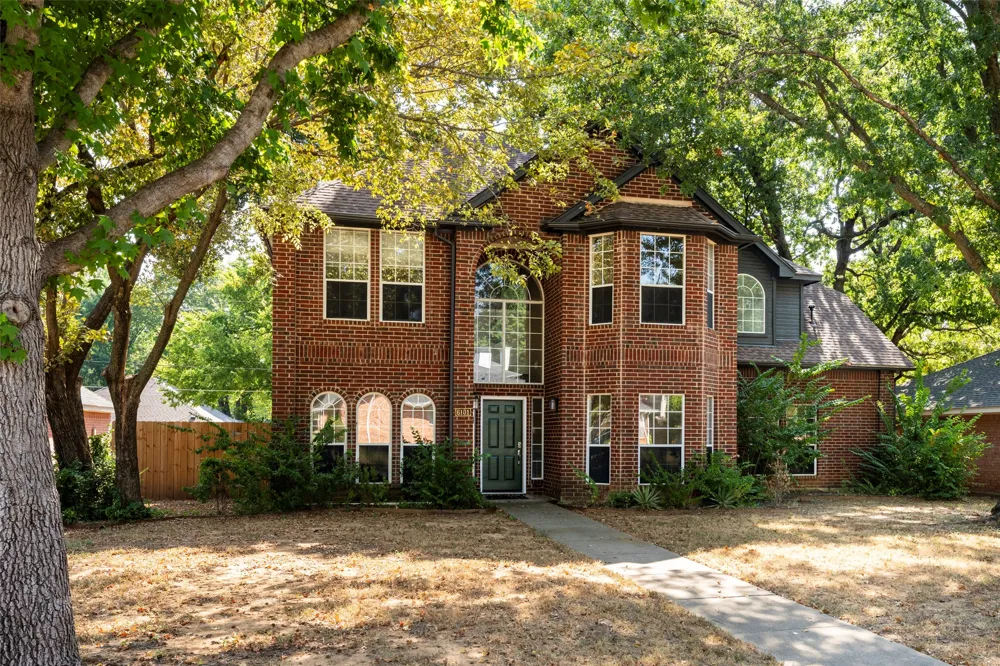 6101 Copperfield Drive Arlington, TX 76001
