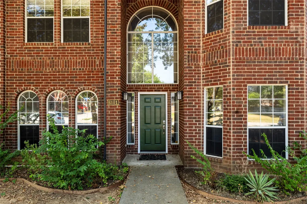 6101 Copperfield Drive Arlington, TX 76001