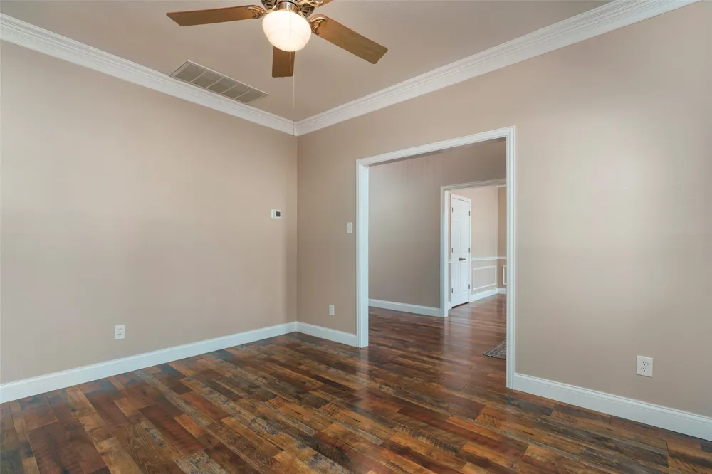 6101 Copperfield Drive Arlington, TX 76001