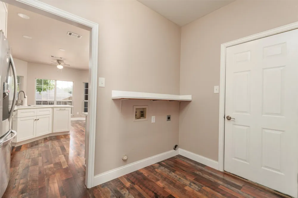 6101 Copperfield Drive Arlington, TX 76001