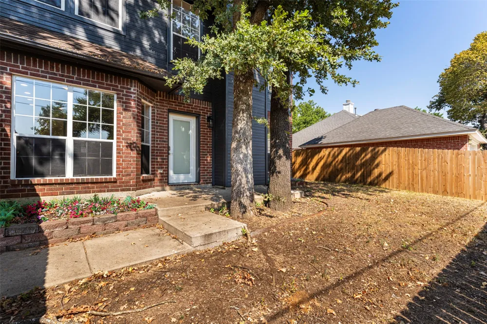 6101 Copperfield Drive Arlington, TX 76001