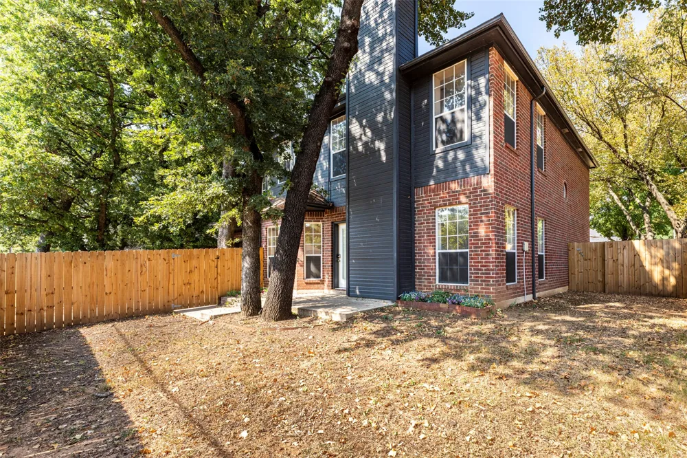 6101 Copperfield Drive Arlington, TX 76001