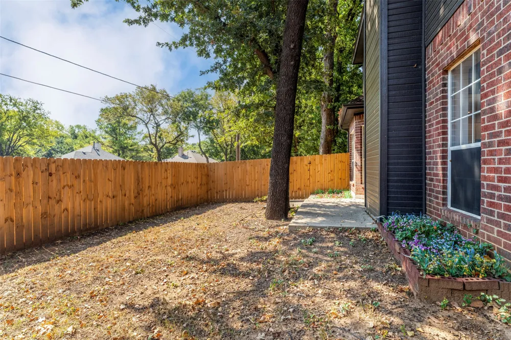 6101 Copperfield Drive Arlington, TX 76001