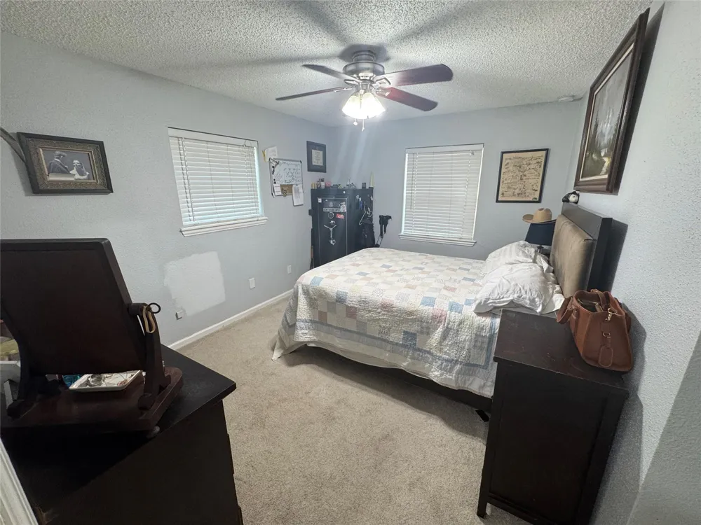 2406 Bayou Drive League City, TX 77573