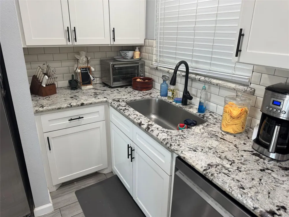 2406 Bayou Drive League City, TX 77573