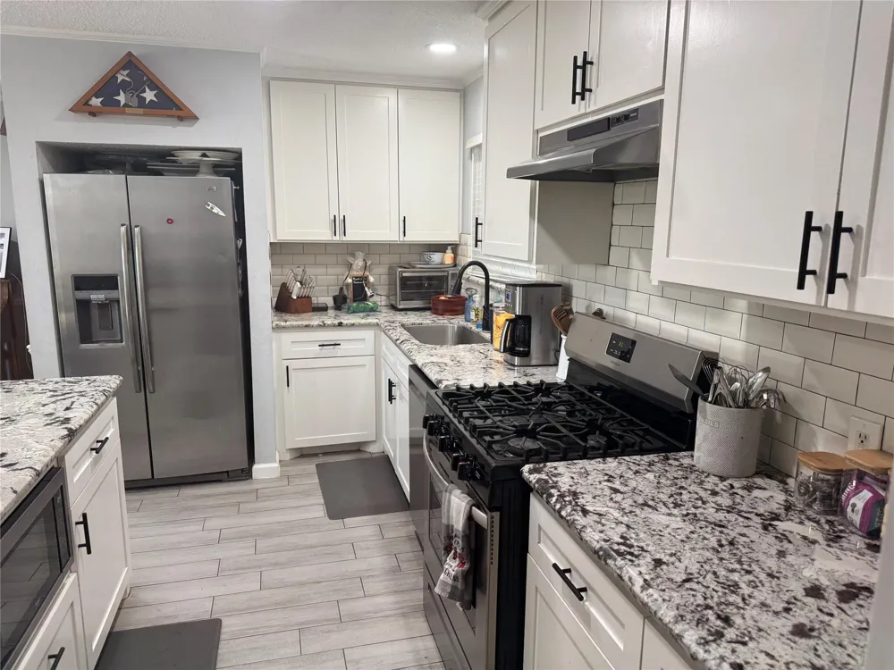 2406 Bayou Drive League City, TX 77573