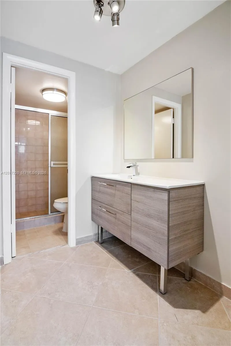 16740 NE 9th Ave #604 North Miami Beach, FL 33162