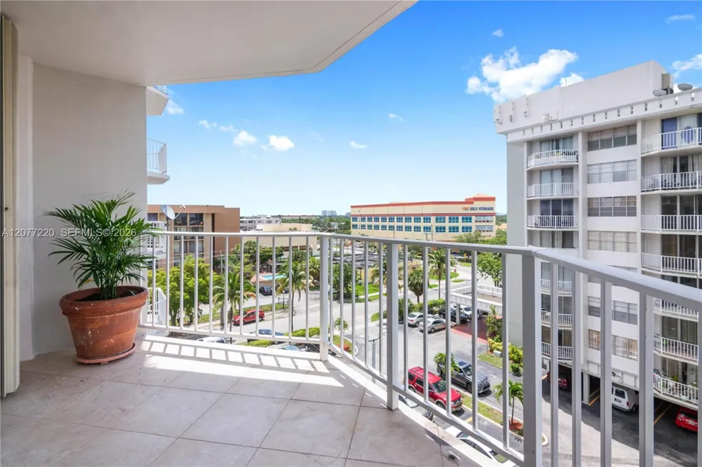 16740 NE 9th Ave #604 North Miami Beach, FL 33162