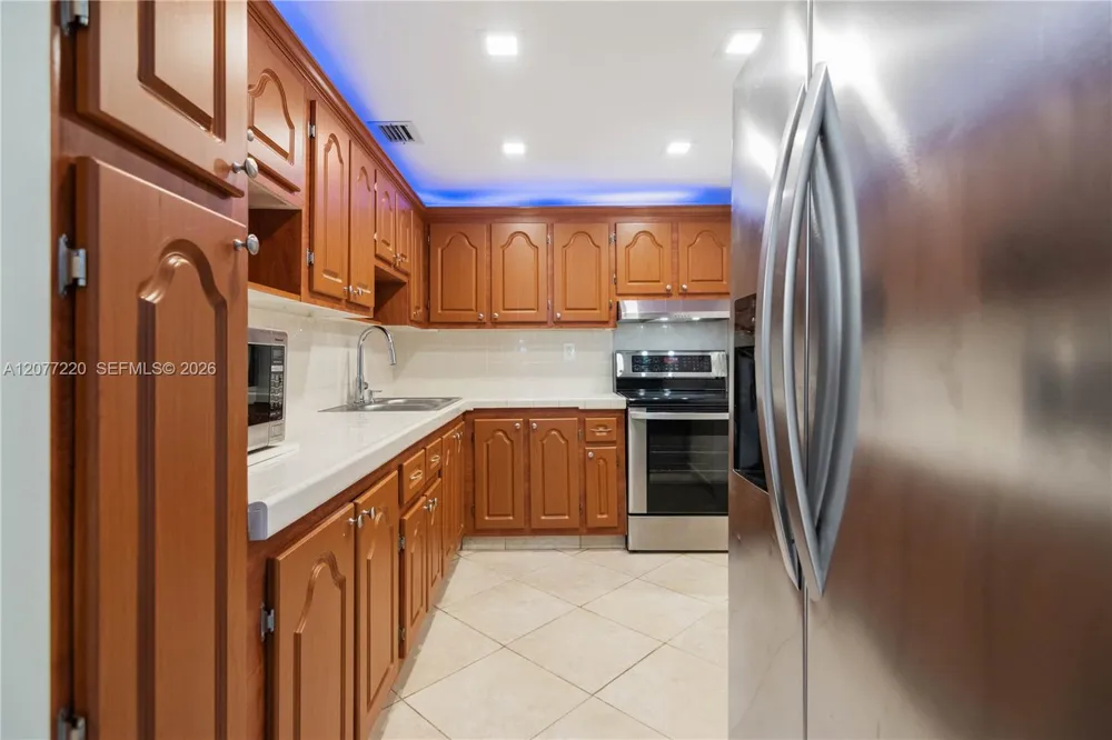 16740 NE 9th Ave #604 North Miami Beach, FL 33162