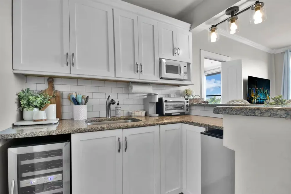 235 SUNRISE AVENUE #3260 Palm Beach, FL 33480