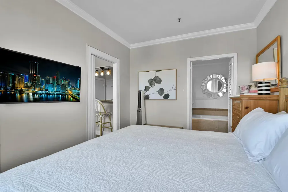 235 SUNRISE AVENUE #3260 Palm Beach, FL 33480