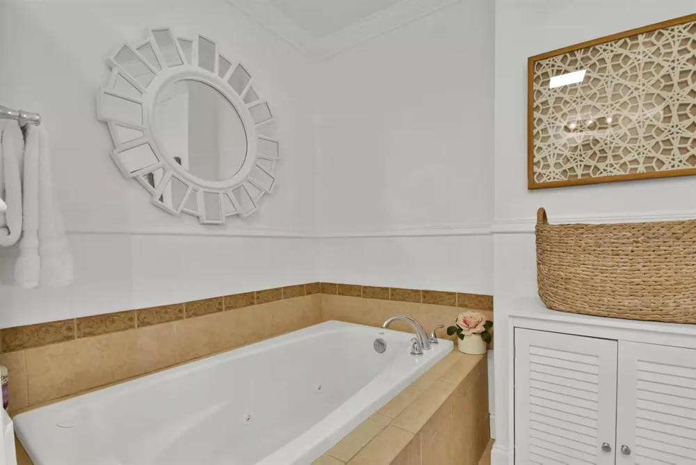 235 SUNRISE AVENUE #3260 Palm Beach, FL 33480