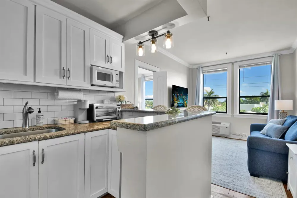 235 SUNRISE AVENUE #3260 Palm Beach, FL 33480