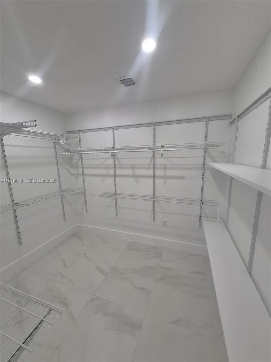 270 NW 147th St #270 Miami, FL 33168
