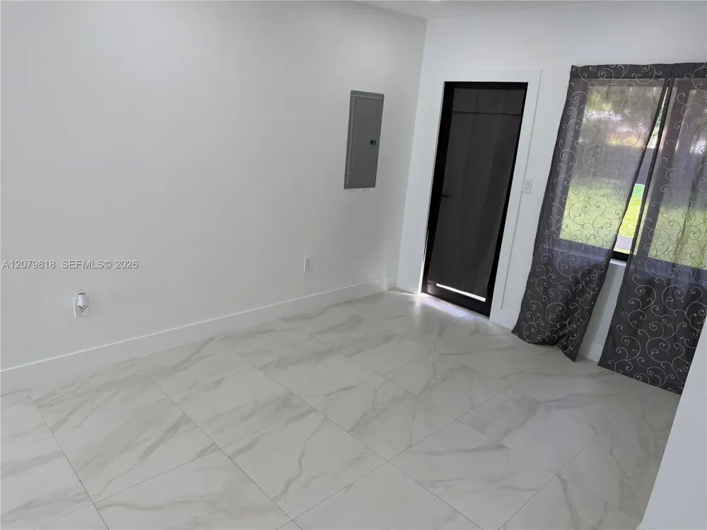 270 NW 147th St #270 Miami, FL 33168