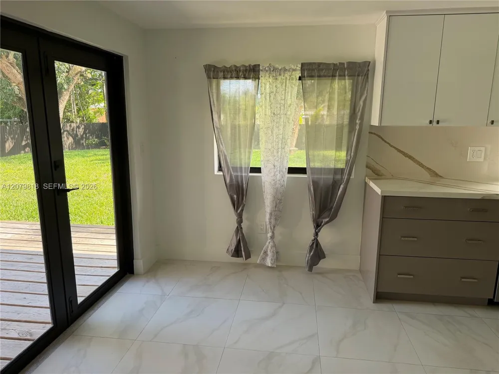 270 NW 147th St #270 Miami, FL 33168