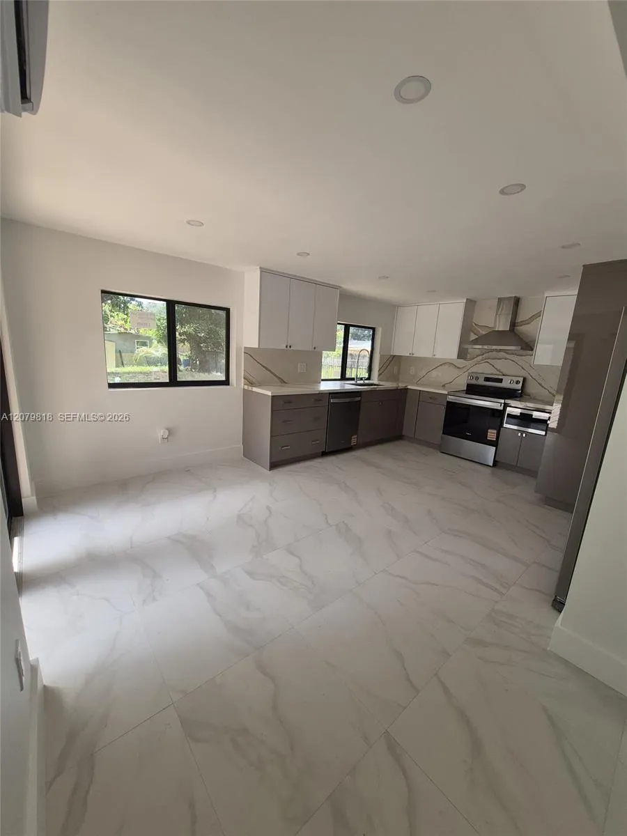 270 NW 147th St #270 Miami, FL 33168