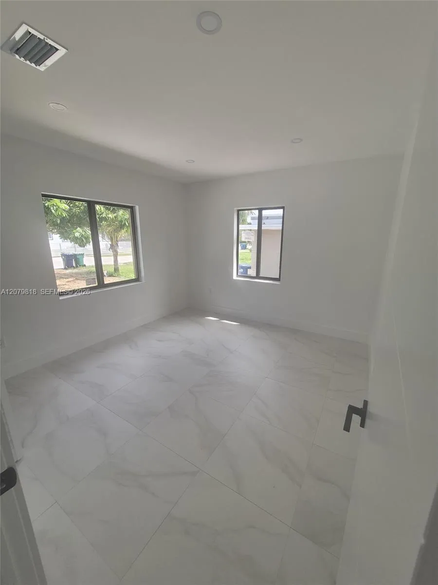270 NW 147th St #270 Miami, FL 33168