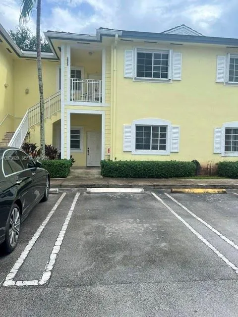 2728 NE 3rd Ct #105 Homestead, FL 33033