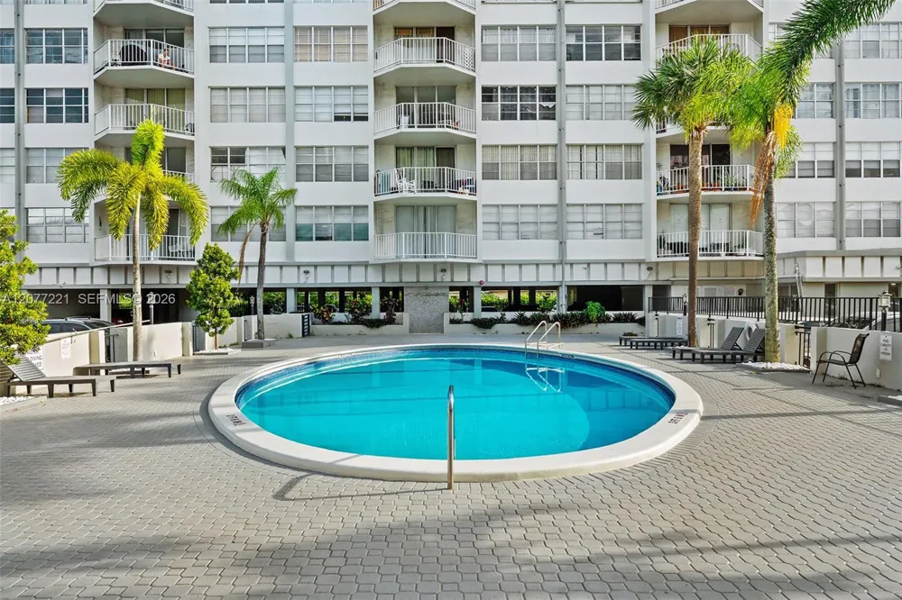 16710 NE 9th Ave #605 North Miami Beach, FL 33162