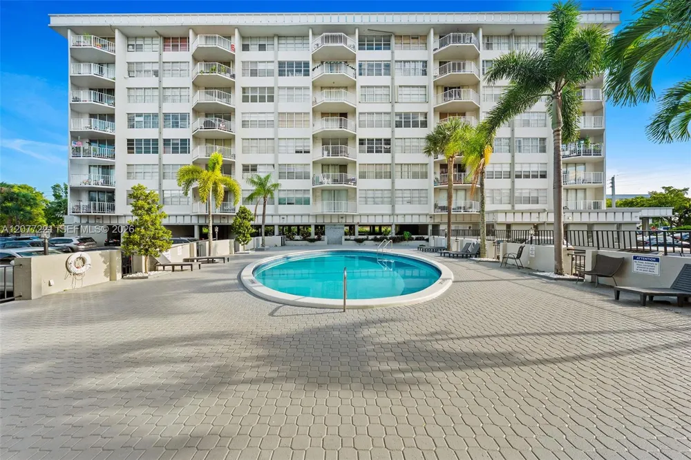 16710 NE 9th Ave #605 North Miami Beach, FL 33162