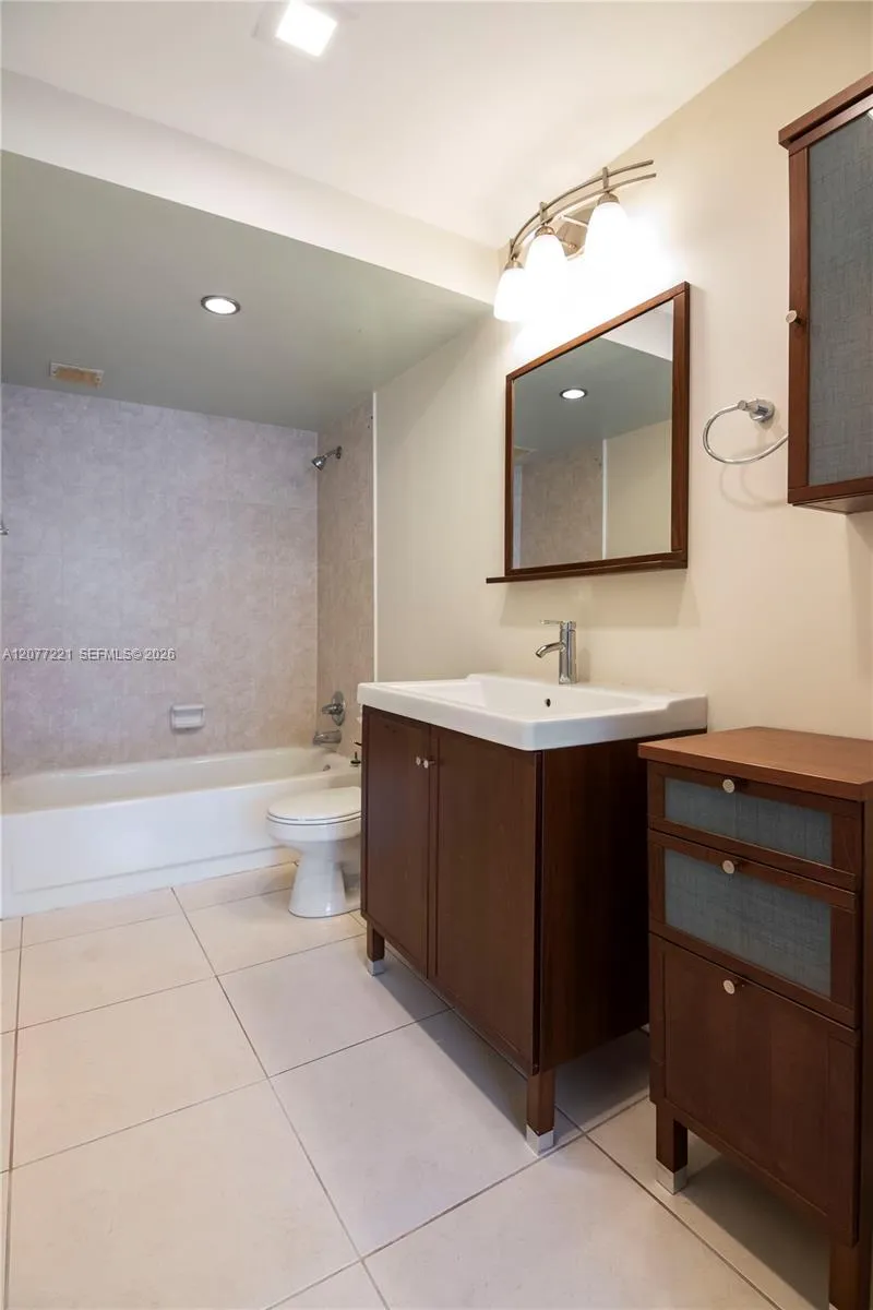 16710 NE 9th Ave #605 North Miami Beach, FL 33162