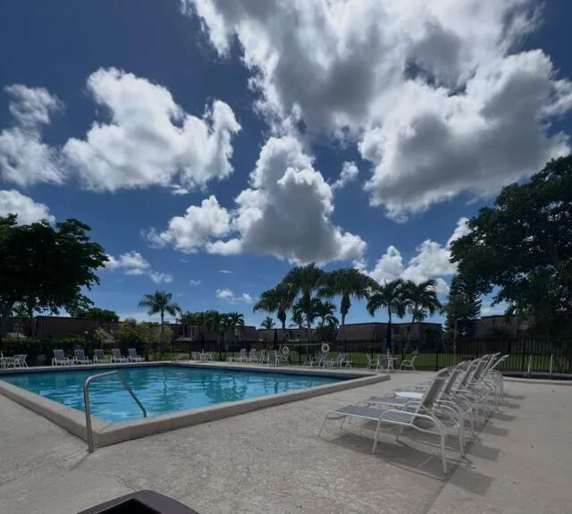 7542 COURTYARD Run E Boca Raton, FL 33433