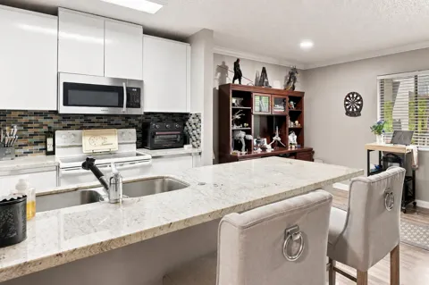 711 FOREST CLUB DRIVE #119