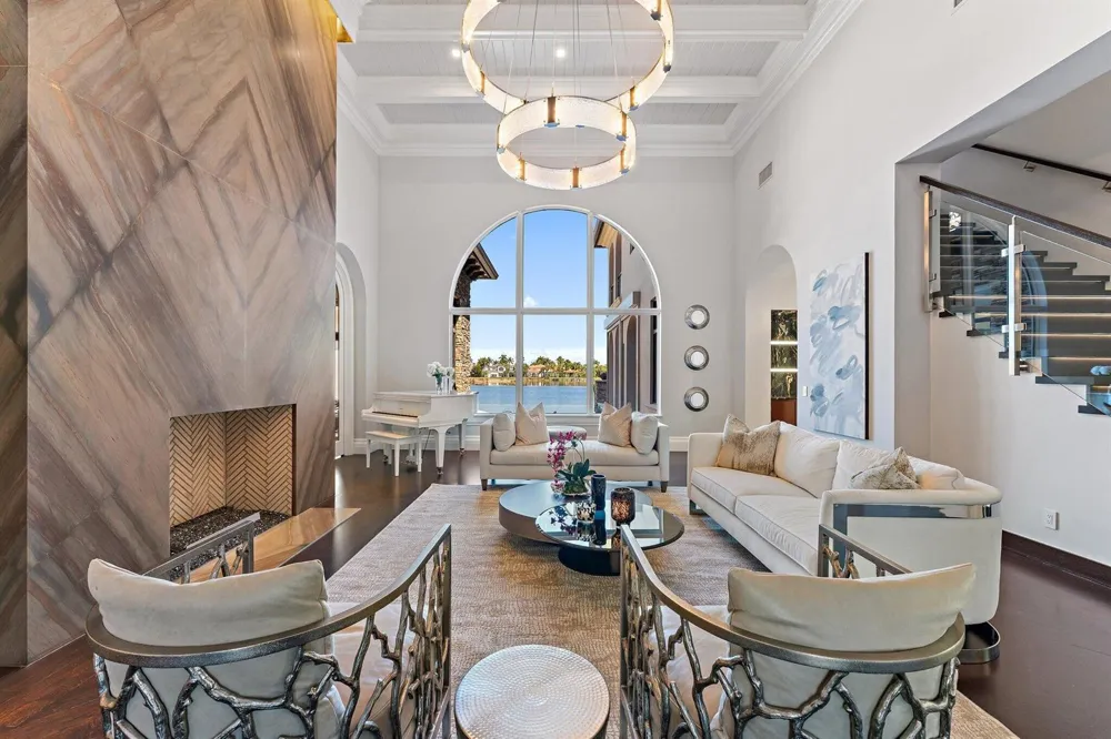 636 Hermitage Circle Palm Beach Gardens, FL 33410