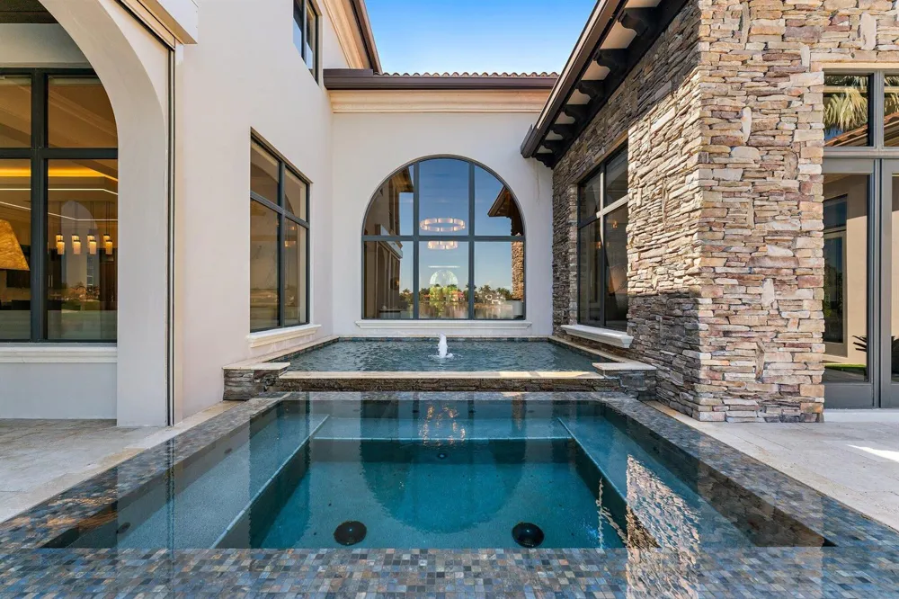 636 Hermitage Circle Palm Beach Gardens, FL 33410