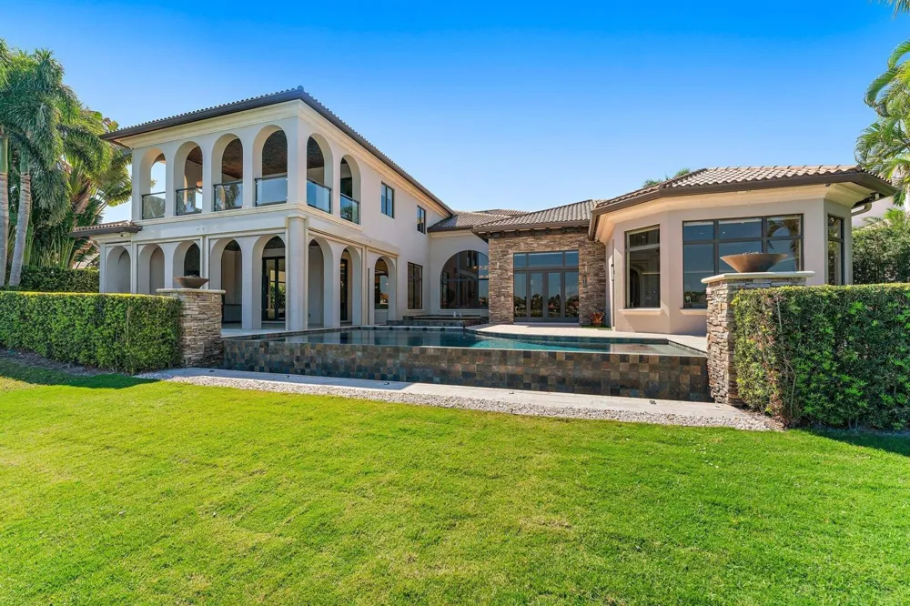 636 Hermitage Circle Palm Beach Gardens, FL 33410