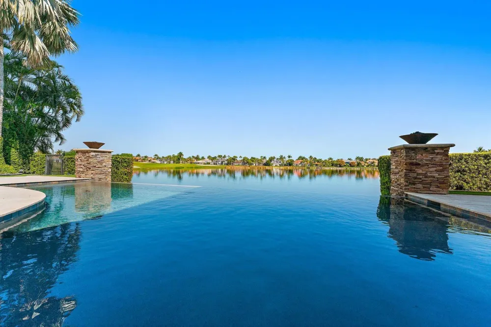 636 Hermitage Circle Palm Beach Gardens, FL 33410