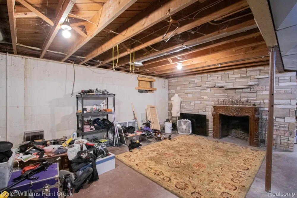 2334 S Term Street Burton City, MI 48519