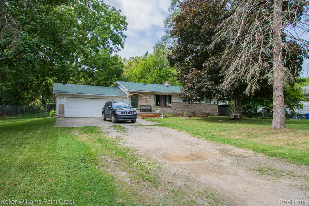 2334 S Term Street Burton City, MI 48519