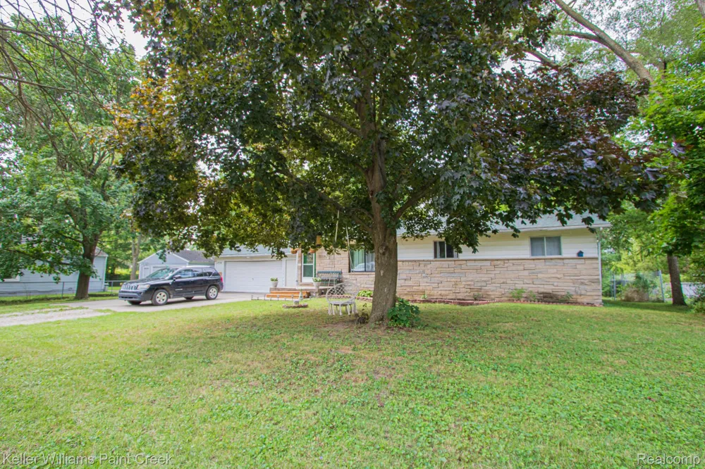 2334 S Term Street Burton City, MI 48519