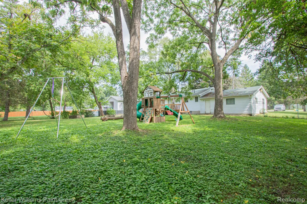 2334 S Term Street Burton City, MI 48519