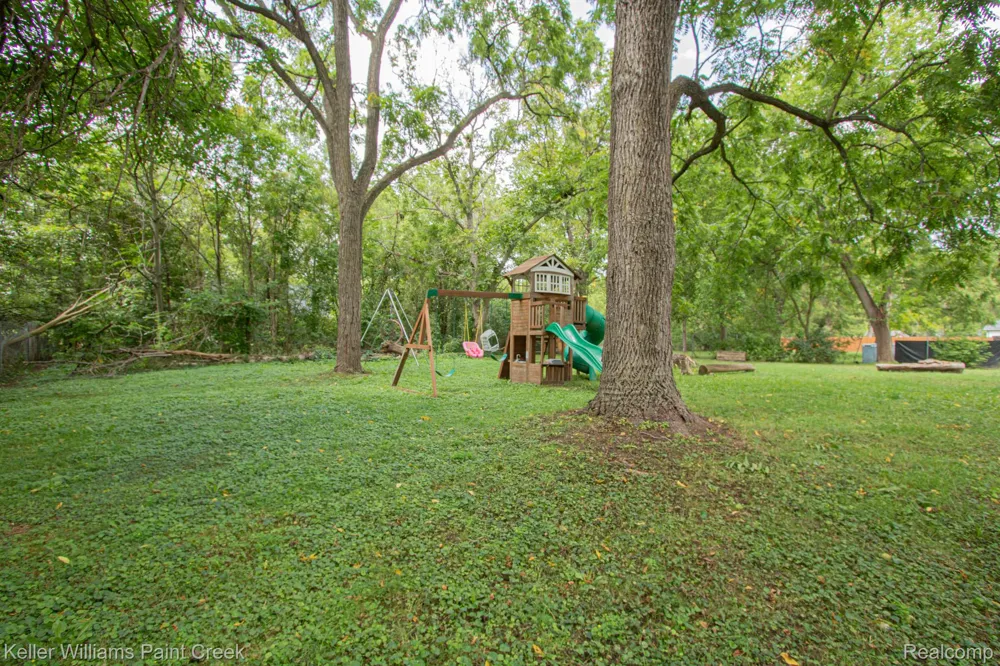 2334 S Term Street Burton City, MI 48519