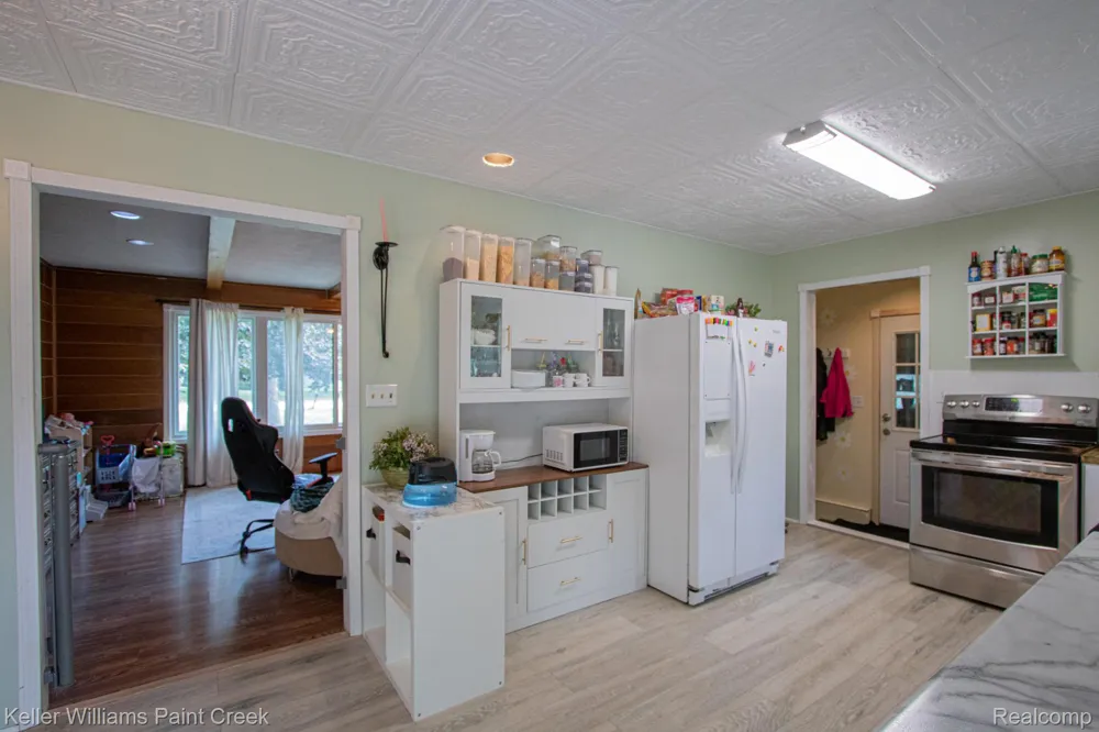 2334 S Term Street Burton City, MI 48519