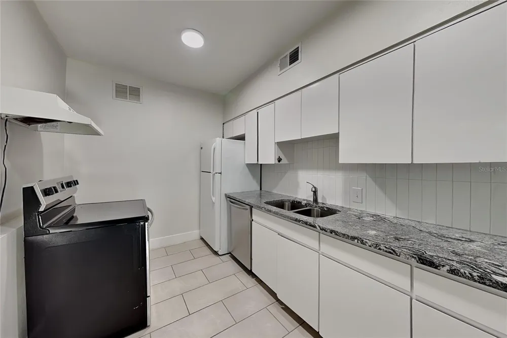 3801 1/2 W PALMIRA AVENUE Tampa, FL 33629