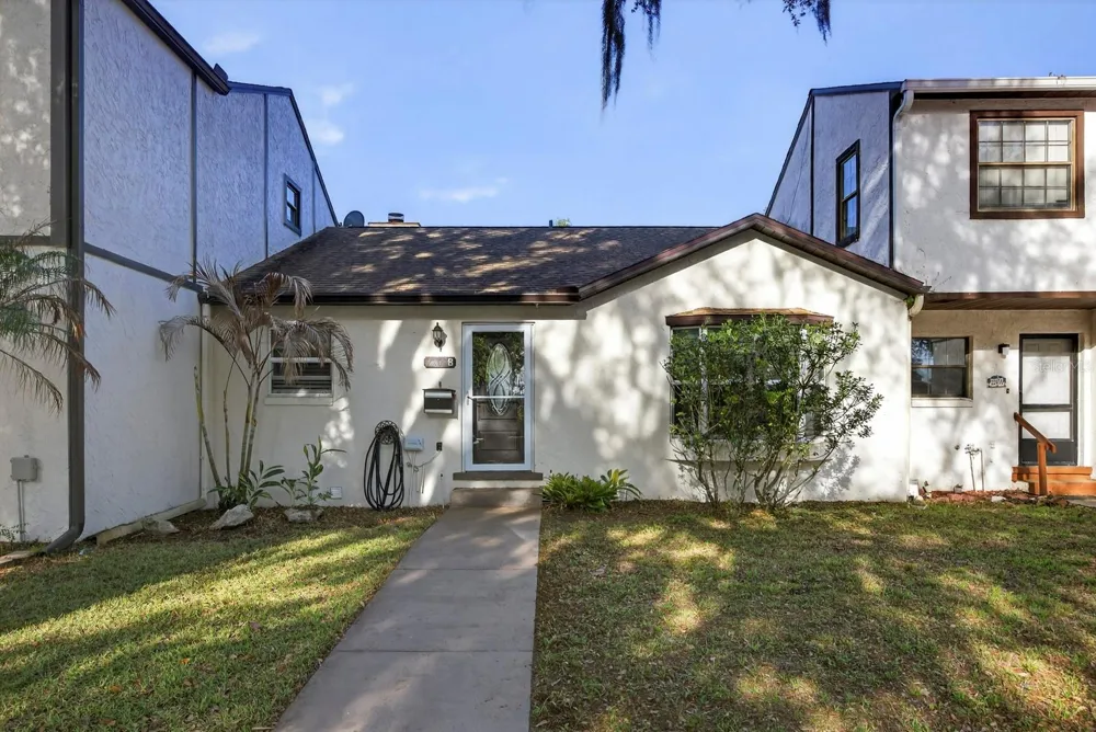2207 KARL STREET #B Leesburg, FL 34748