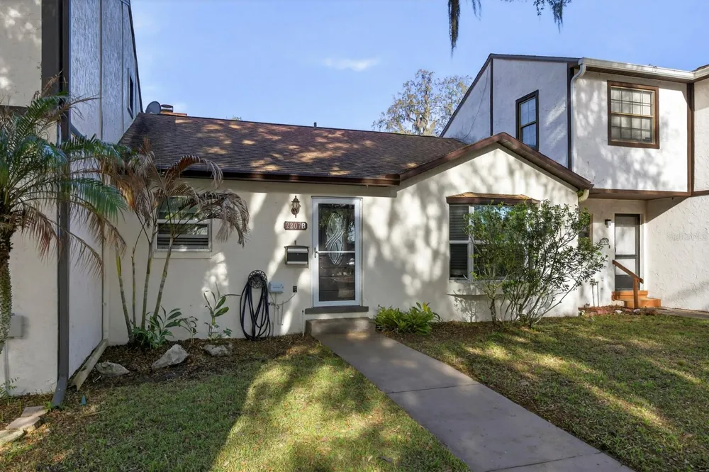 2207 KARL STREET #B Leesburg, FL 34748