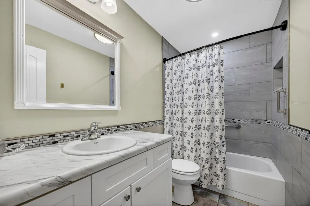 2207 KARL STREET #B Leesburg, FL 34748