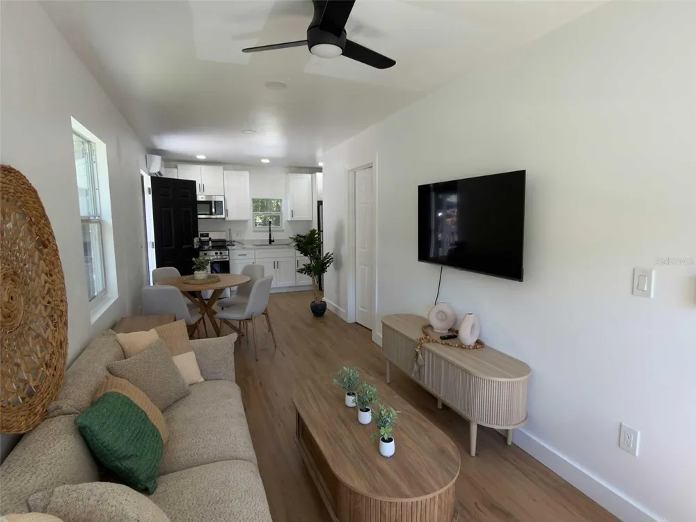 612 N HAMPTON AVENUE Orlando, FL 32803