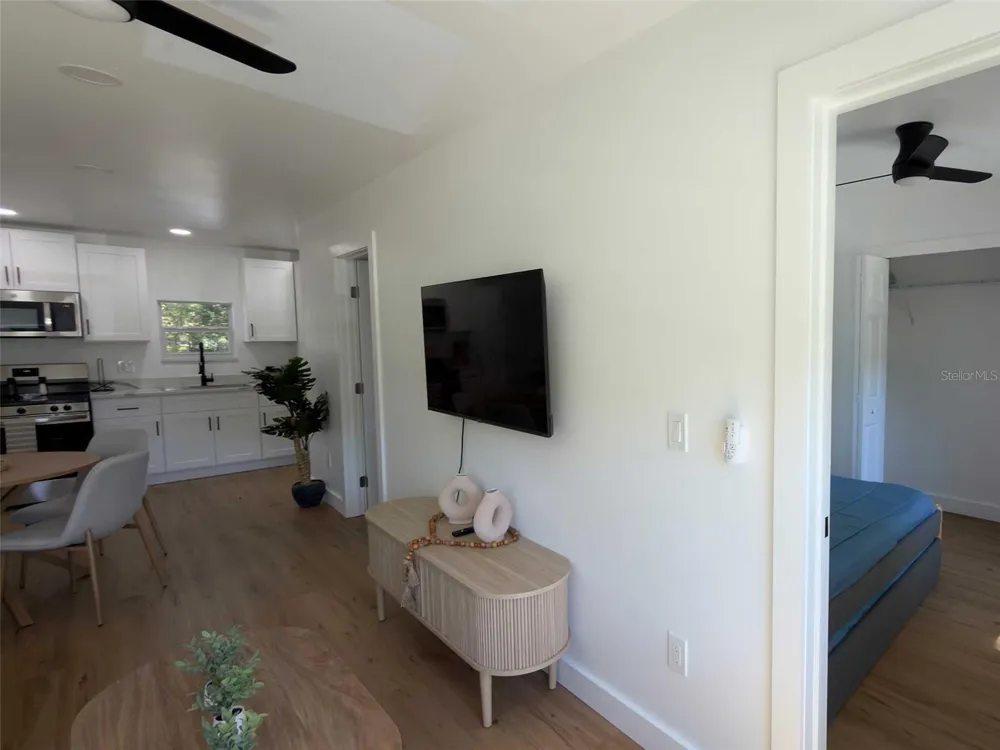 612 N HAMPTON AVENUE Orlando, FL 32803