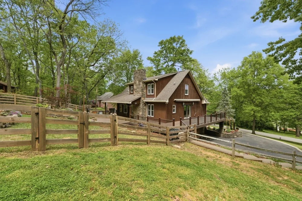 2105 Alpine Dr Columbia, TN 38401