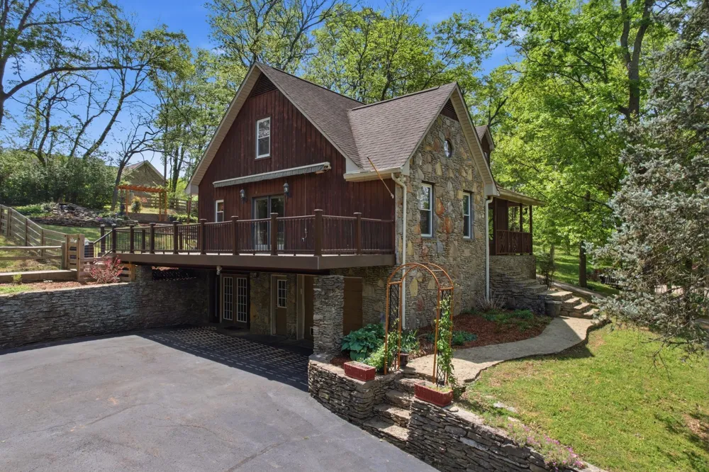 2105 Alpine Dr Columbia, TN 38401