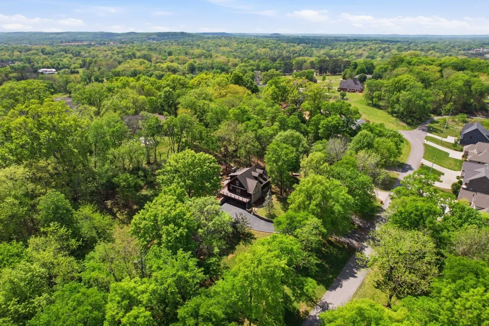 2105 Alpine Dr Columbia, TN 38401